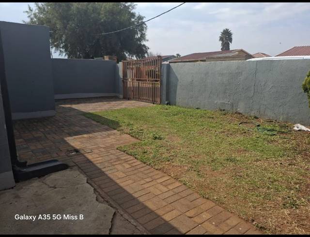 3 BEDROOM HOUSE FOR SALE IN PROTEA GLEN EXT